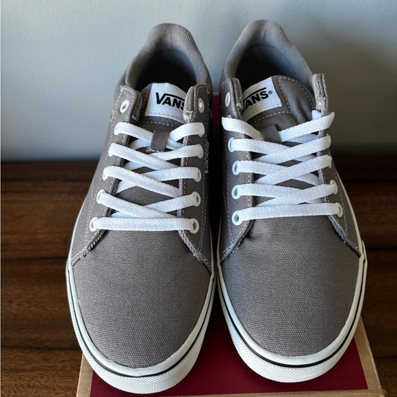 New in Box Men's Vans Seldan Sidewall Frost Gray tennis shoes sneakers, size 8 - Picture 6 of 11